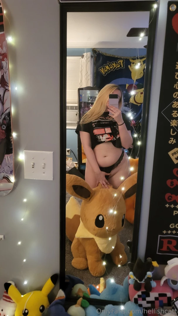 Do y all like my plushie 