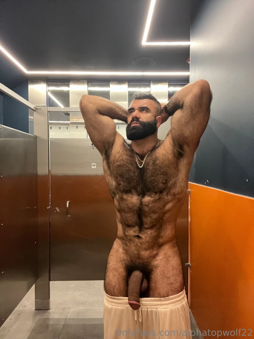 Who wants to join daddy in the nightclub stall 