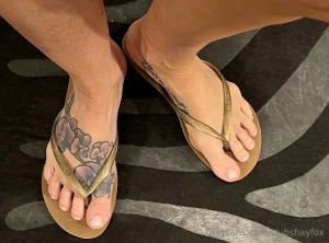 Maybe these toes can work your cock tonight