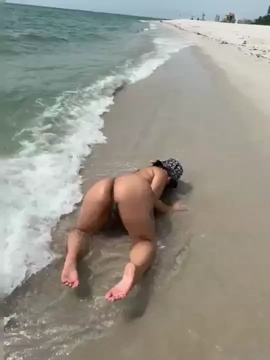 Begging for doggy in public u down public is so fun 