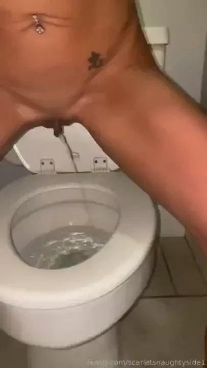 Don t you just love how much my pussy lips wiggle when i piss fyp part 2 