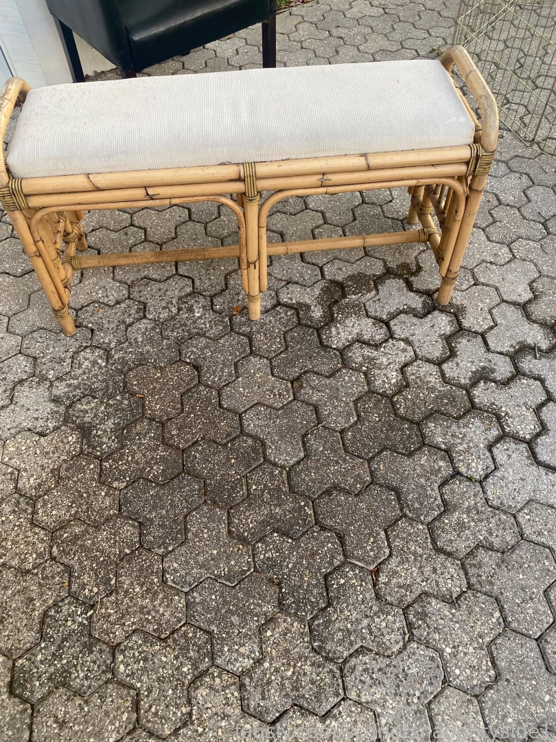 Do you like when i piss myself pussy full pics shaved kitty lips labia part 2 