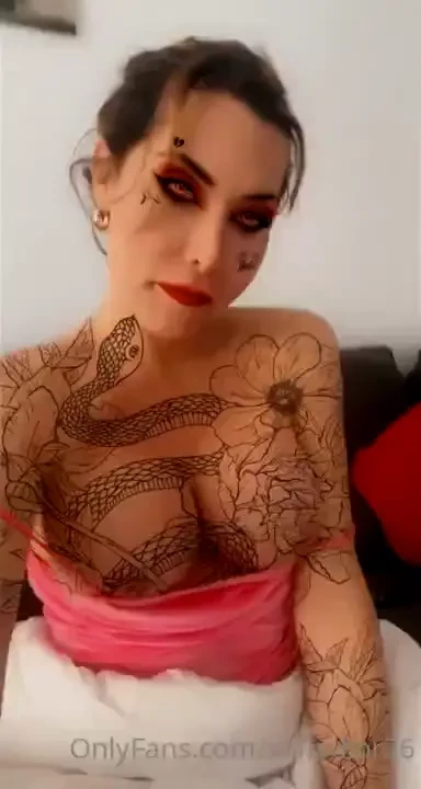 Come baby don t be afraid i don t eat 