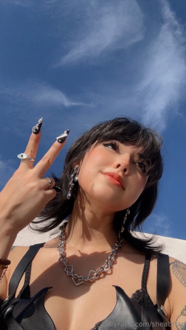 Happy monday peeps lt 3 do u like me with this purse part 2 