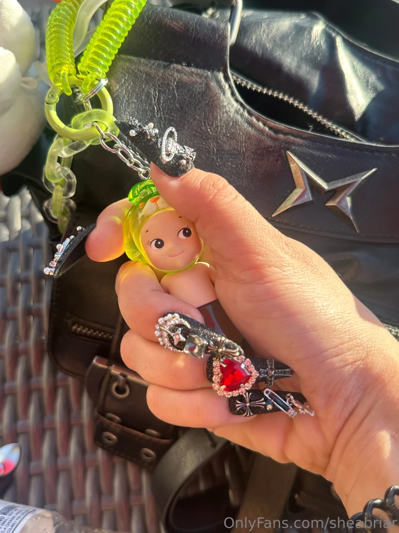 Happy monday peeps lt 3 do u like me with this purse part 3 