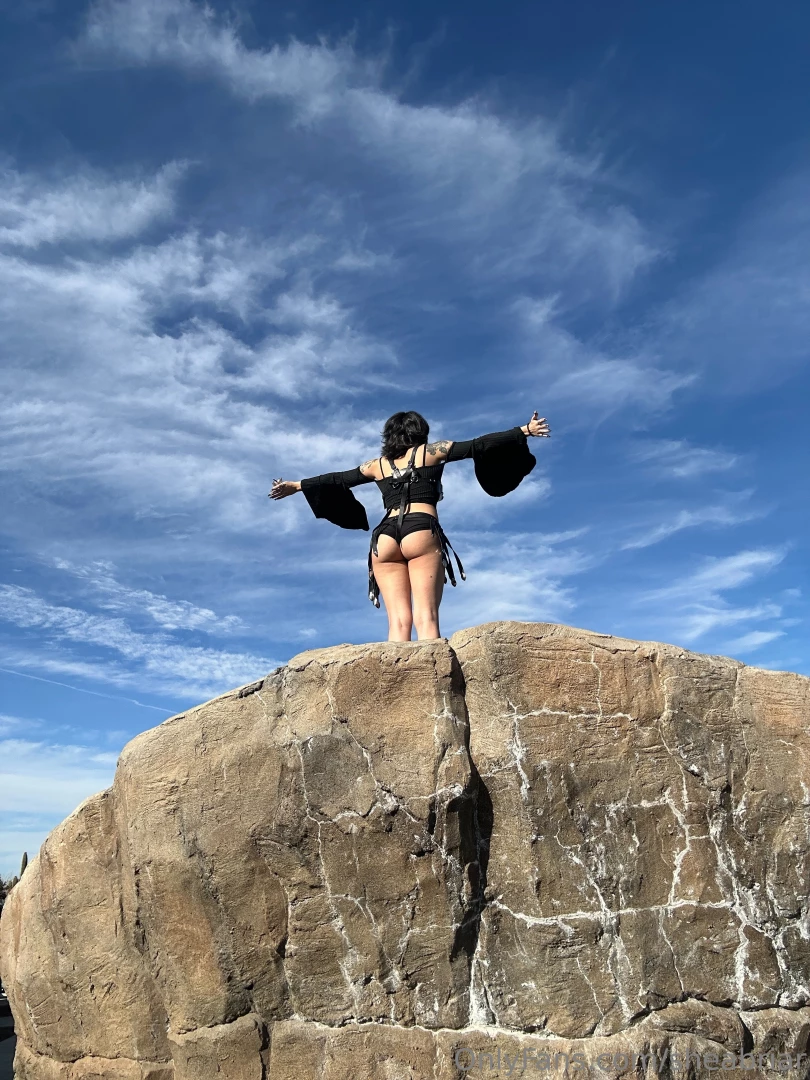 What a lovely view don t yaa think lt 33 can u guess the 1st thing 