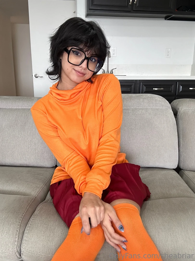 Jinkies i m feeling a little humid in between my legs 