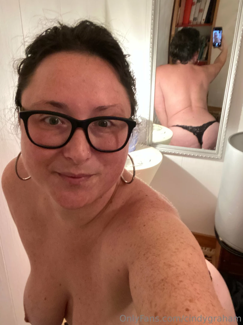 A cheeky bathroom selfie before i begin to unwind for the day how do 