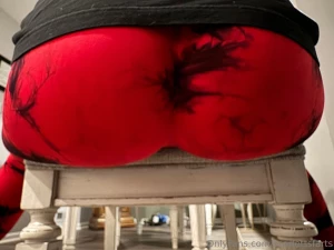 All the reds for you to peak through part 3