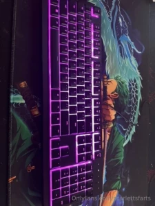 Okay not a picuture of my buttt but it is a pic of a new keyboard that