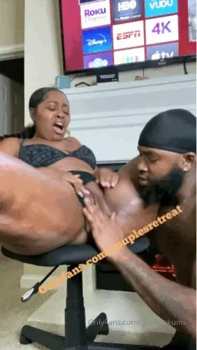 Who doesn t like squirt i made him play in this pussy and eat me til i 