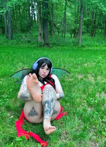 Feet pics from me rolling around in the grass lol 3