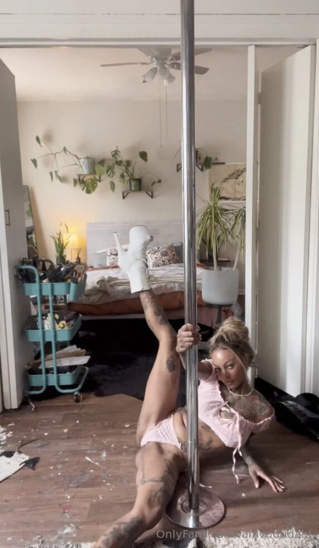 Just waitin on you big boy 