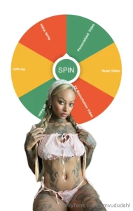 Going live at 5pm nbsp pst come say hi and check out my new outfit tip