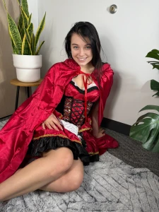 Red wants a big bad wolf to ravage her part 4