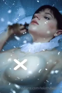 Fuck me in the bathtub while daddy watches