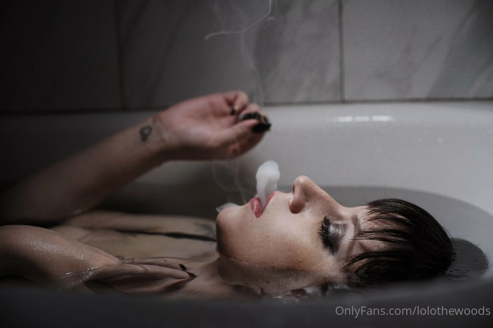 This shot came out so incredibly fun fact big tittys float in water 