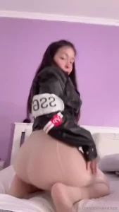 3 que rico que llegaras del trabajo y yo recibirte as y que me dijeras
