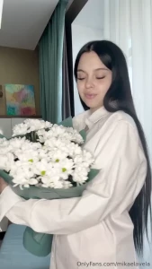 Flowers raise the motivation to do very nice to your man