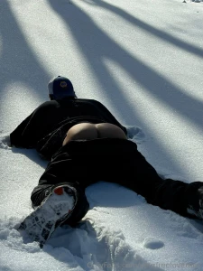 Iceyyyyy asscheeks part 3
