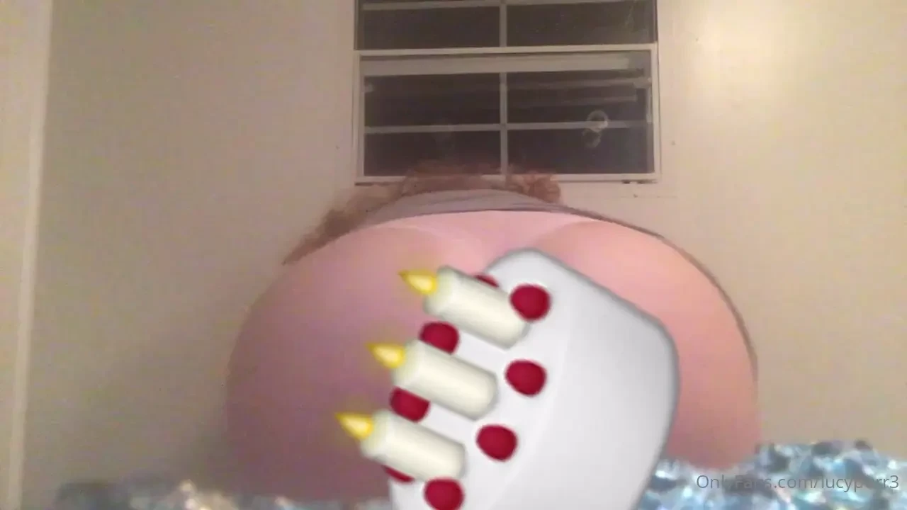 Who wants to go face first in some cake 