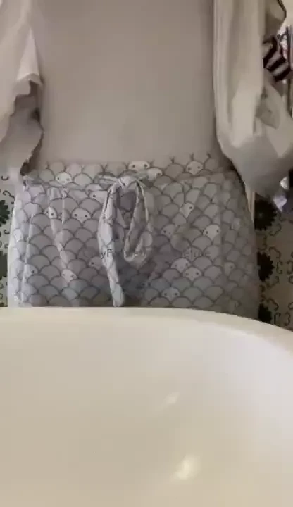 Oggi pomeriggio online un nuovo minivideo sono in pigiama lo troverai 