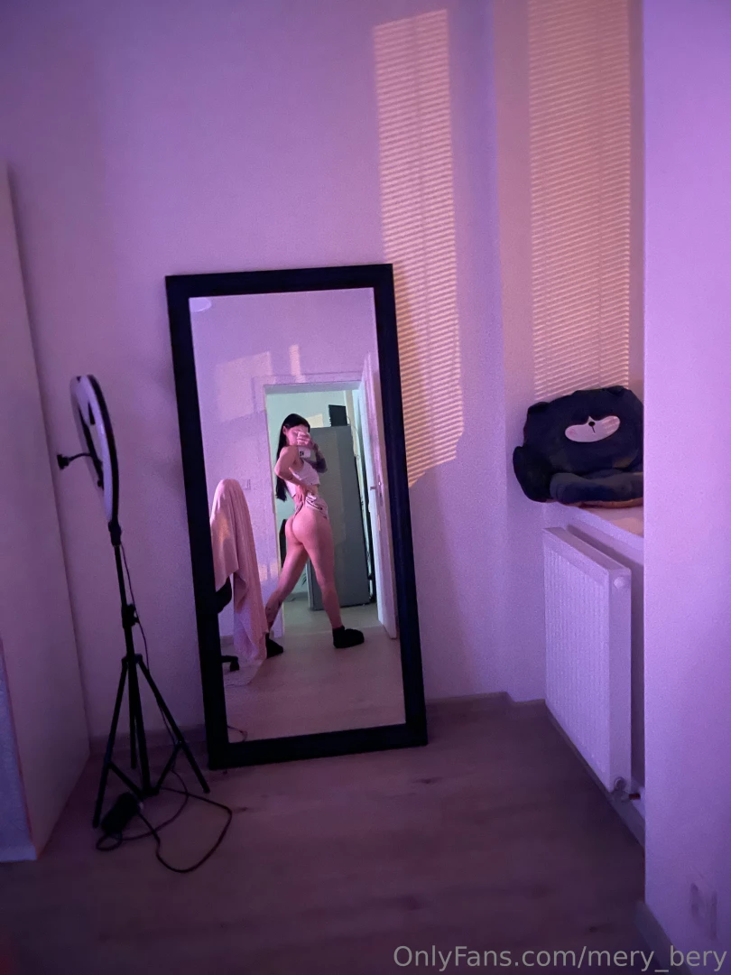 Oops caught myself in the mirror again tell me were you looking too 