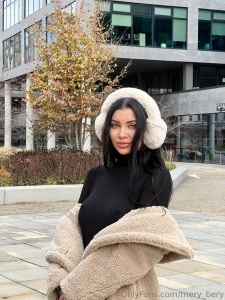 When you re so hot that winter isn t scary not only coffee will warm