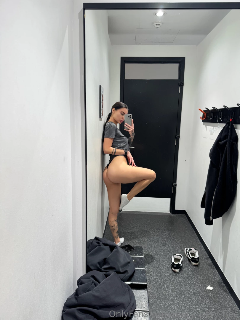 I m thinking of doing something special for one of you tonight who s 