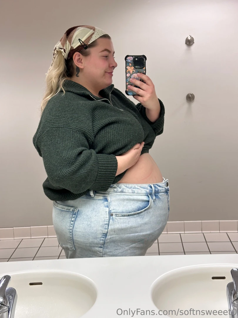 Just a few belly pics from last week 