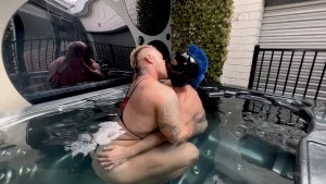 Ozhawkdaddy invited me over for a dip in the hot tub turns out he