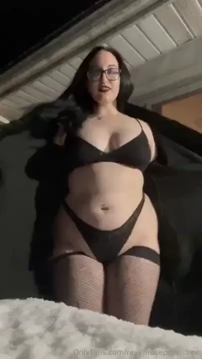 Cum watch me as i freeze my tittis off 