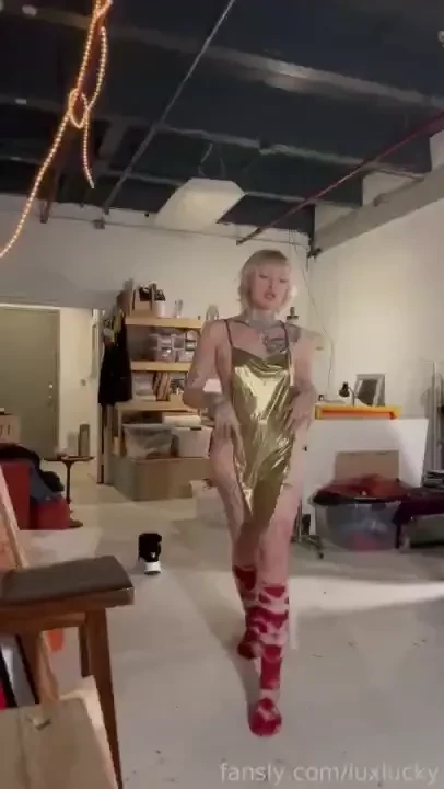 Creating a new dress for my goddess duties in my art studio fyp part 2 