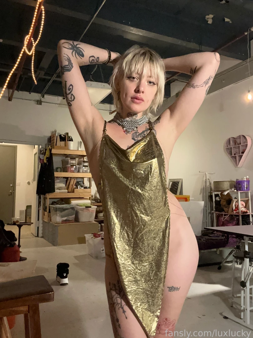 Creating a new dress for my goddess duties in my art studio fyp 