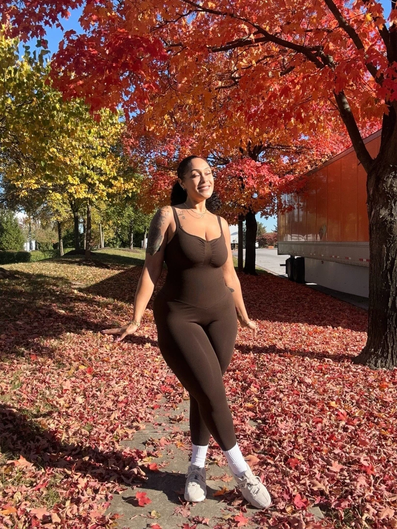 Play your cards right babe 