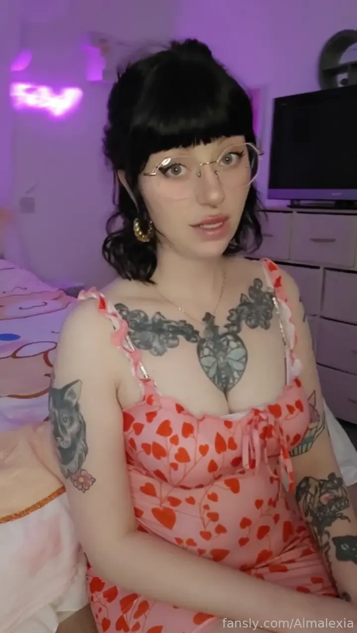 An update and a try on of some older outfits i have i wanted to do a 