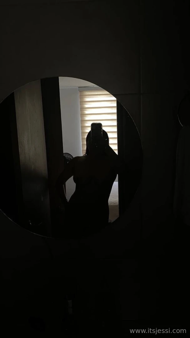 Wanna come to the dark side 