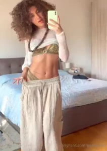 Tippa 5 e vieni in chat sono pronta a darti degli ordini tip 5 and