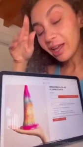 E niente ho ordinato questo dildo enorme e adesso sono qui in dubbio