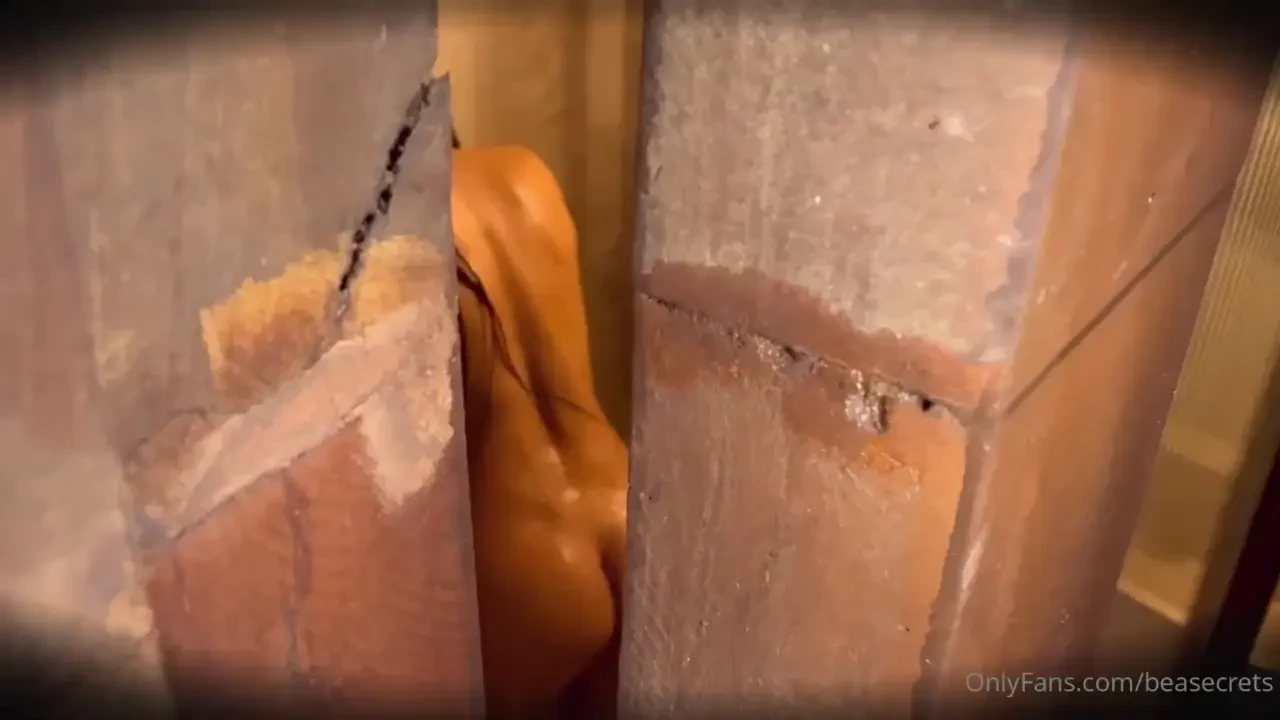 Sono stata beccata in doccia mentre mi masturbavo secondo te lui che part 1 