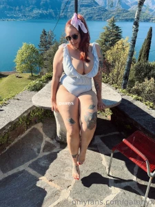 Super sunny day i love it i m craving summer so much what s your