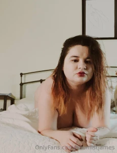 Don t go shopping stay in bed with me