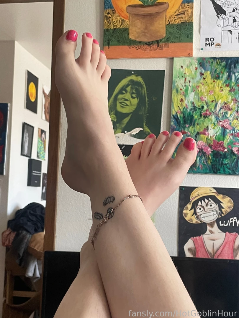Feet pics happened to get requested the same day i painted my nails part 4 