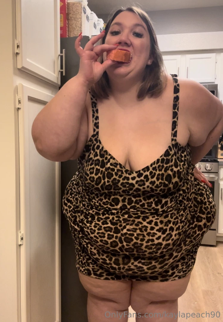 I love when you watch me eat 