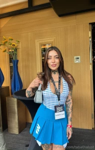 I m very happy here comment if you think i m pretty