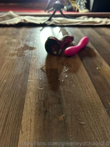 Wanna watch me make a puddle tonight go subscribe to my main account part 1