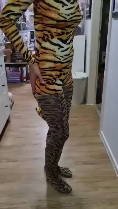 You see it first my tomorrow s instagram outfit the new tights are part 4 