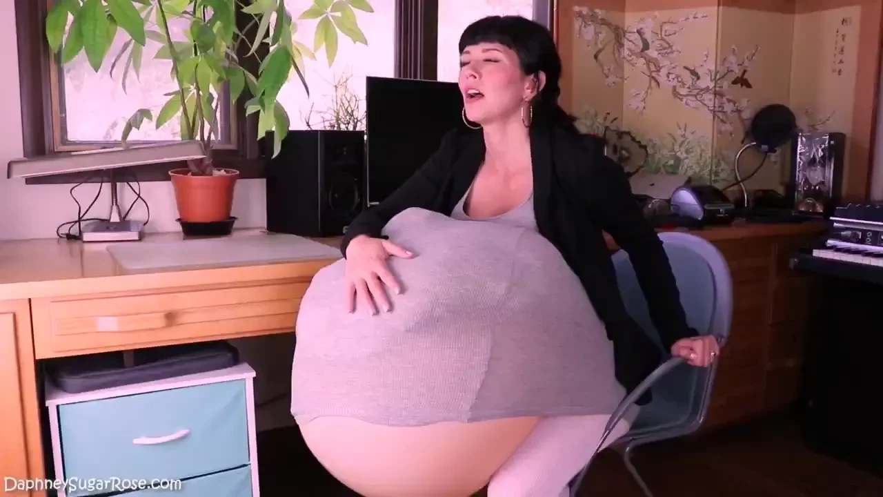 dearmissdpahney - Backwards big belly vore boss fantasy pt 1 - mp4 1920x1080p this is part 1 