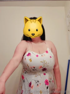 Rate this dress on 1-10