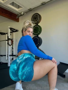 Should i film a naked 2 0 workout
